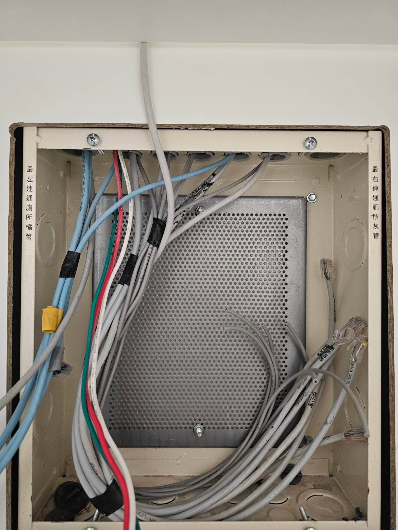 弱電箱線路清楚標註